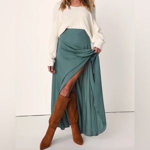 Ambrosio Dark Sage Green High-Low Maxi Skirt
O'Neill - Size M

Dark Sage Green